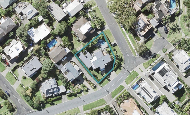 14 Brighton Terrace, Murrays Bay, Auckland - Carousel 1