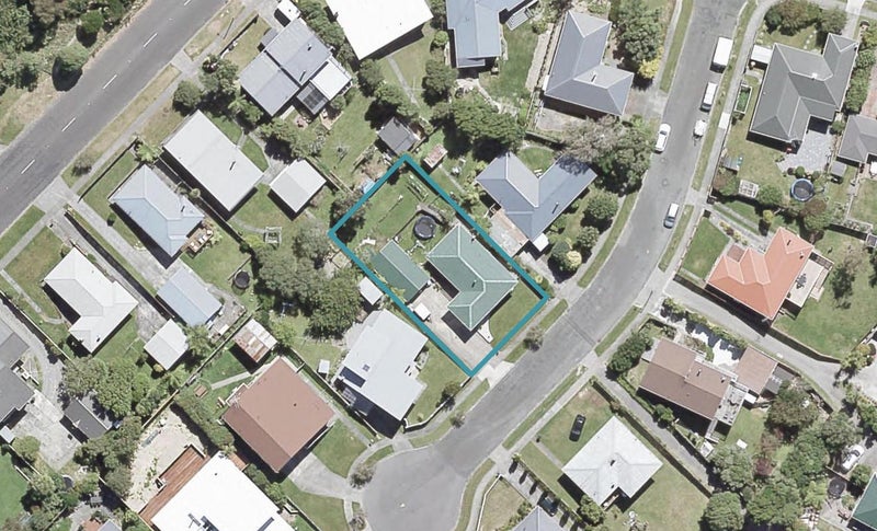 19 Cherry Blossom Grove, Maungaraki, Lower Hutt - Carousel 1