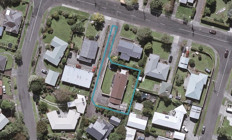 242B Huatoki Street, Upper Vogeltown, New Plymouth - Carousel 1