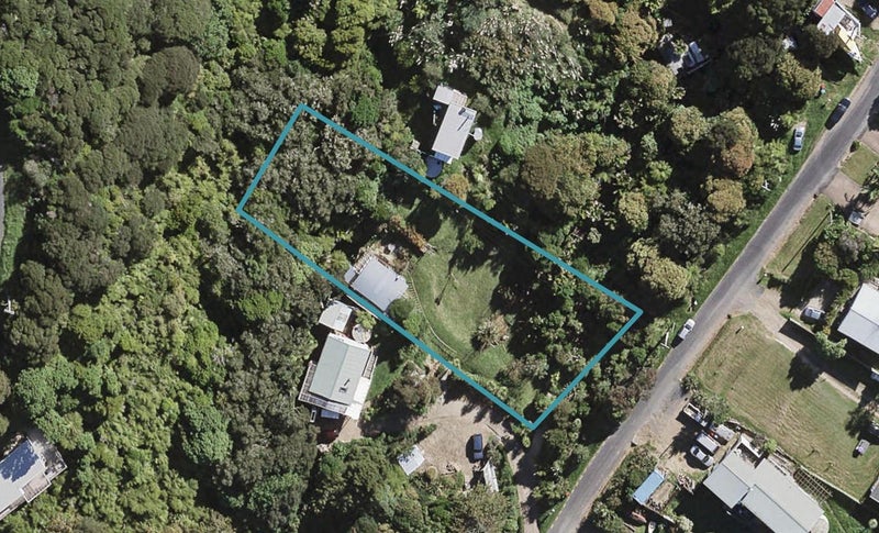 13 Beatty Parade, Surfdale, Waiheke Island - Carousel 1