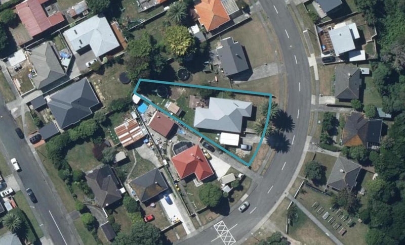30 Kapiti Crescent, Titahi Bay, Porirua - Carousel 1