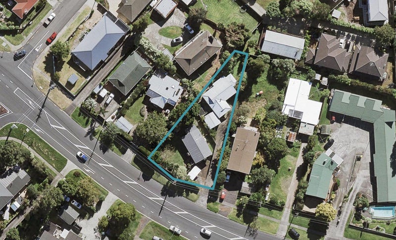 2/329 Wairau Road, Totara Vale, Auckland - Carousel 1