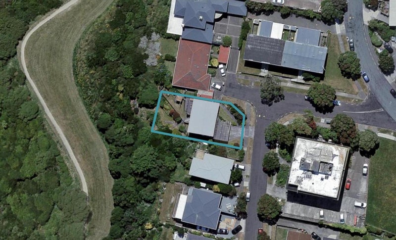 14 Duchess Place, Maupuia, Wellington - Carousel 1
