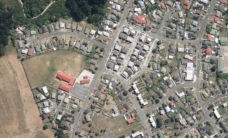 26B Matahourua Crescent, Cannons Creek, Porirua - Carousel 1