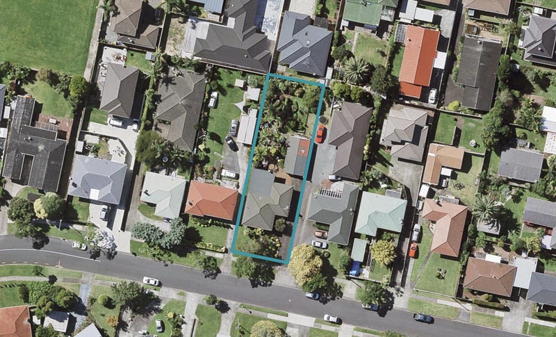 9 Williams Avenue, Pakuranga, Auckland - Carousel 1
