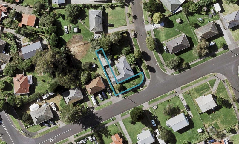 67 Kawiti Avenue, Point England, Auckland - Carousel 1