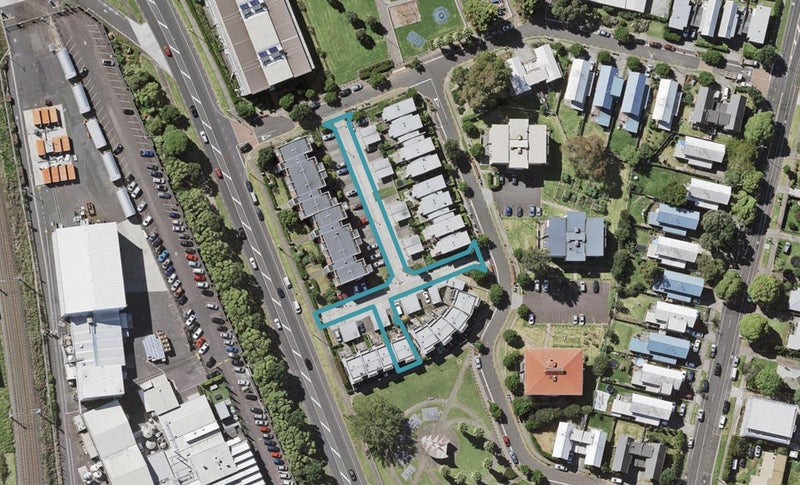 27 Tippett Street, Point England, Auckland - Carousel 1
