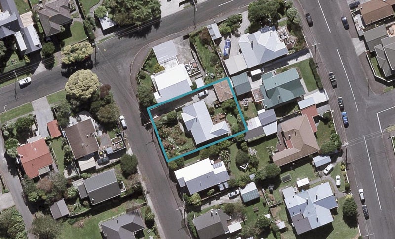 3 Henui Street, Strandon, New Plymouth - Carousel 1