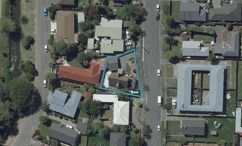 16 Kowhai Terrace, Saint Martins, Christchurch - Carousel 1