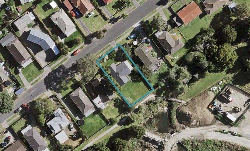 30 Innismara Avenue, Wattle Downs, Auckland - Carousel 1