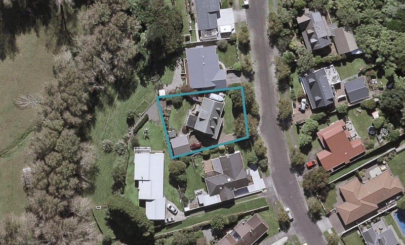 9 Elder Grove, Whalers Gate, New Plymouth - Carousel 1