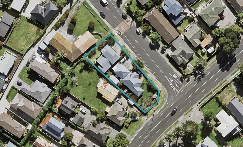 1/213 Hillsborough Road, Hillsborough, Auckland - Carousel 1