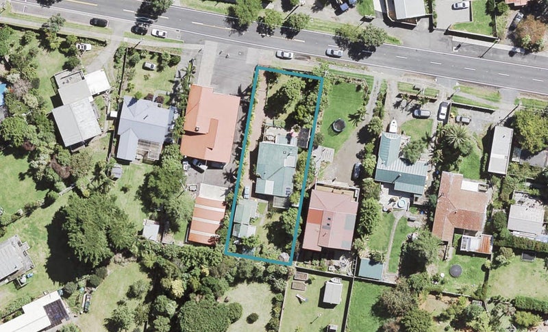 77 Victory Road, Laingholm, Auckland - Carousel 1