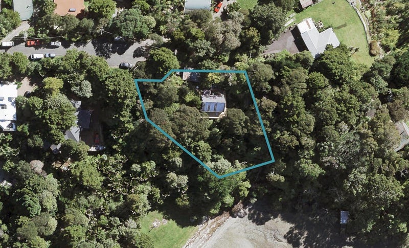 15 Dorothy Road, Laingholm, Auckland - Carousel 1