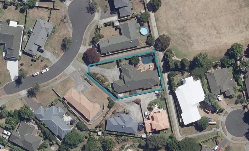 10 Leander Place, Flagstaff, Hamilton - Carousel 1