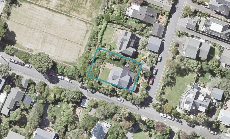 1 Moana Road, Days Bay, Lower Hutt - Carousel 1