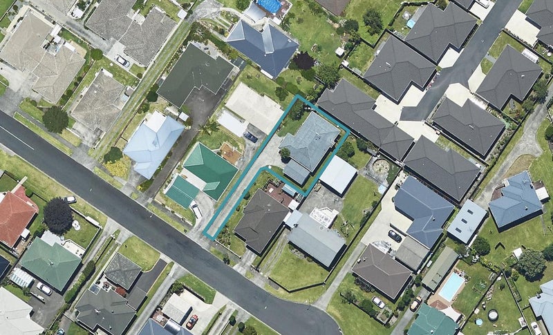 49B Emmett Street, Greerton, Tauranga - Carousel 1