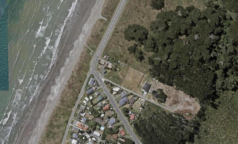 4 Rangiuru Road, Ōtaki Beach, Ōtaki - Carousel 1