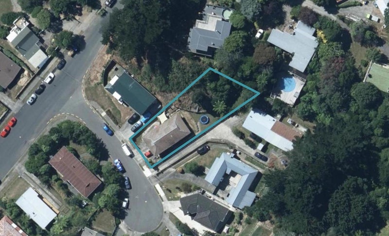 2 Spruce Grove, Ranui, Porirua - Carousel 1