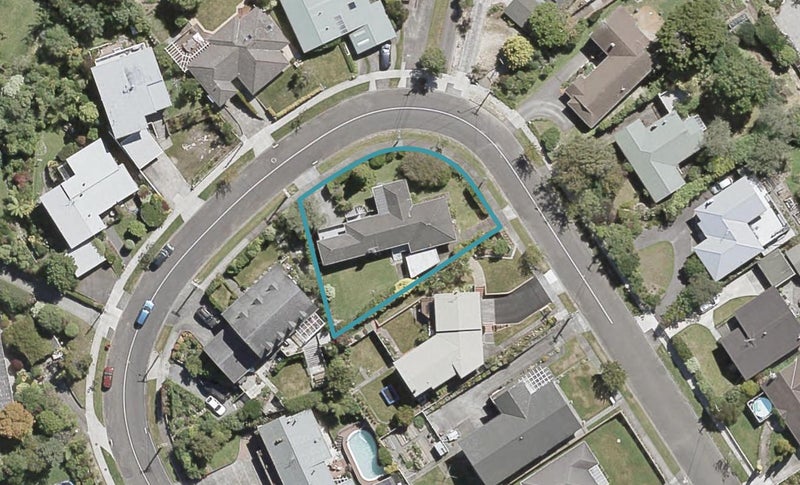 29 Dowling Grove, Silverstream, Upper Hutt - Carousel 1