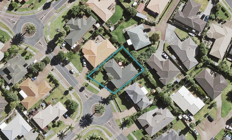 30 San Valentino Drive, Henderson, Auckland - Carousel 1