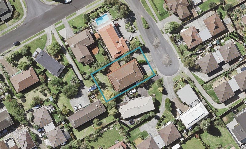 3 Tromie Place, Highland Park, Auckland - Carousel 1
