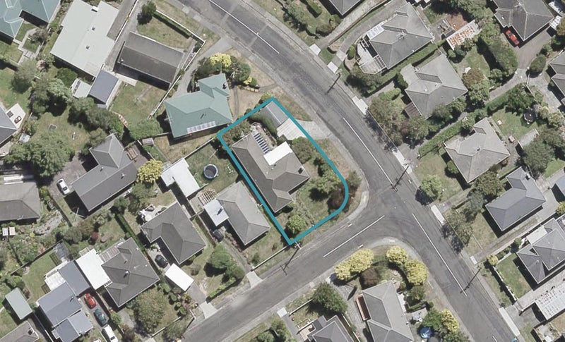 2 Courtenay Road, Heretaunga, Upper Hutt - Carousel 1