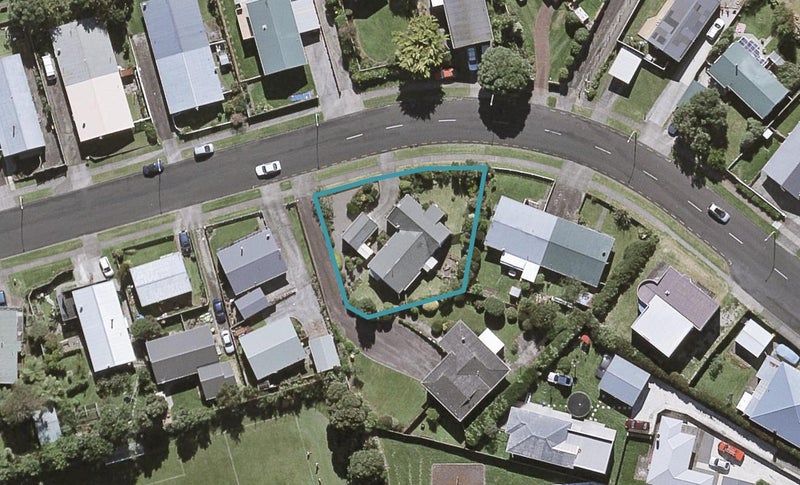 15 Herekawe Drive, Spotswood, New Plymouth - Carousel 1