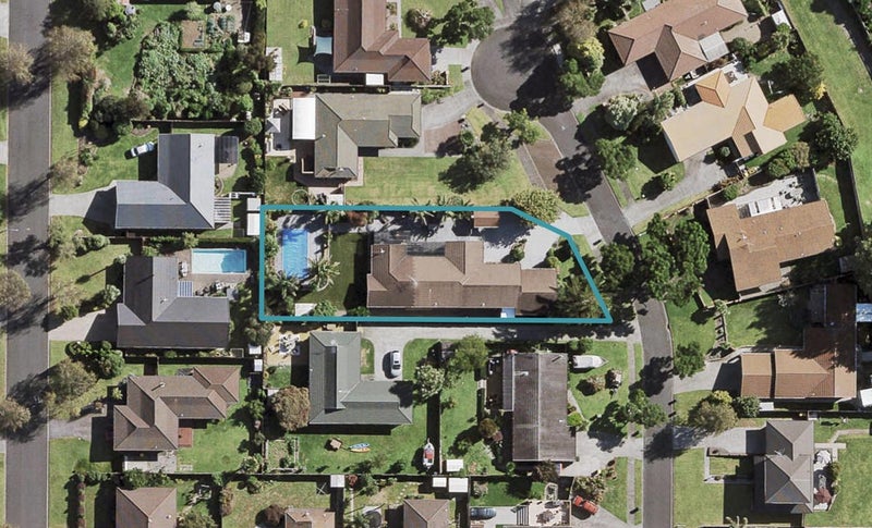 8 Jessika Place, Conifer Grove, Takanini - Carousel 1