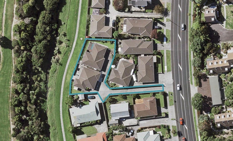 2/73 Aviemore Drive, Highland Park, Auckland - Carousel 1