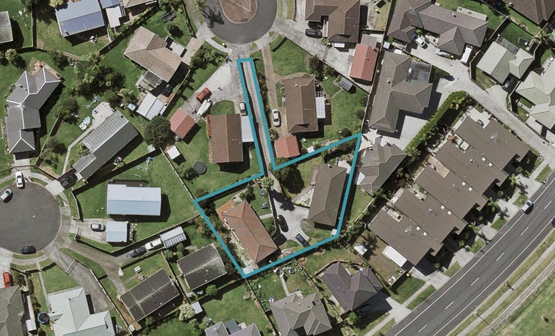 2/25 Glenlea Place, Flat Bush, Auckland - Carousel 1