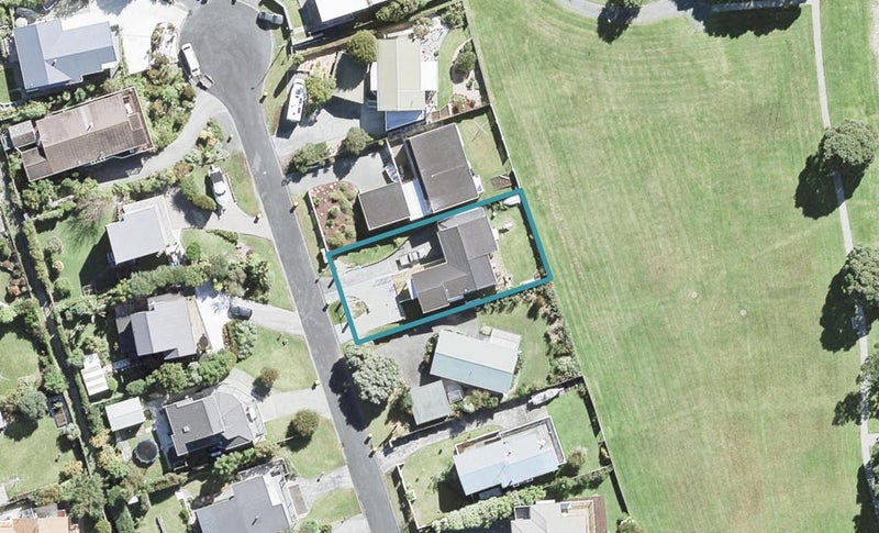 10 Panui Terrace, Snells Beach, Snells Beach - Carousel 1