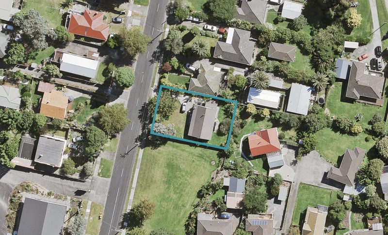 92 Woodglen Road, Glen Eden, Auckland - Carousel 1