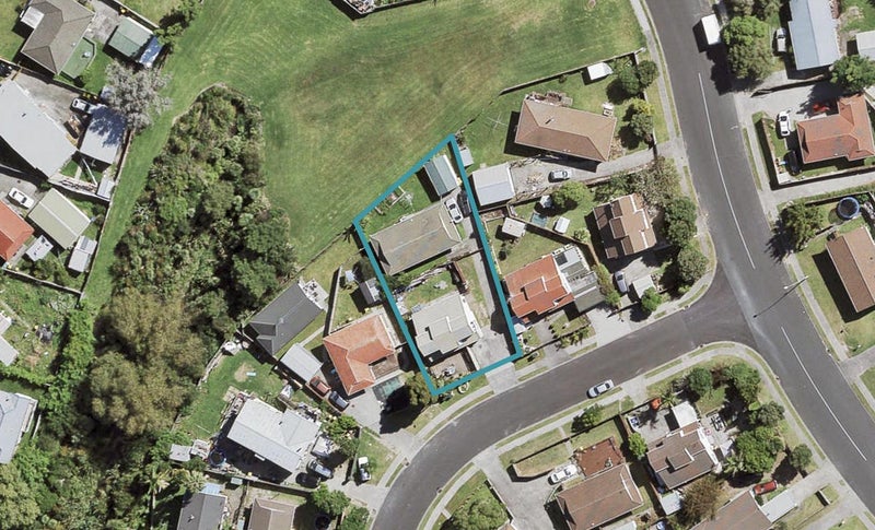 1/3 Edwin Freeman Place, Ranui, Auckland - Carousel 1