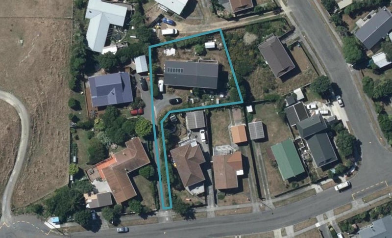 128 Pikarere Street, Titahi Bay, Porirua - Carousel 1