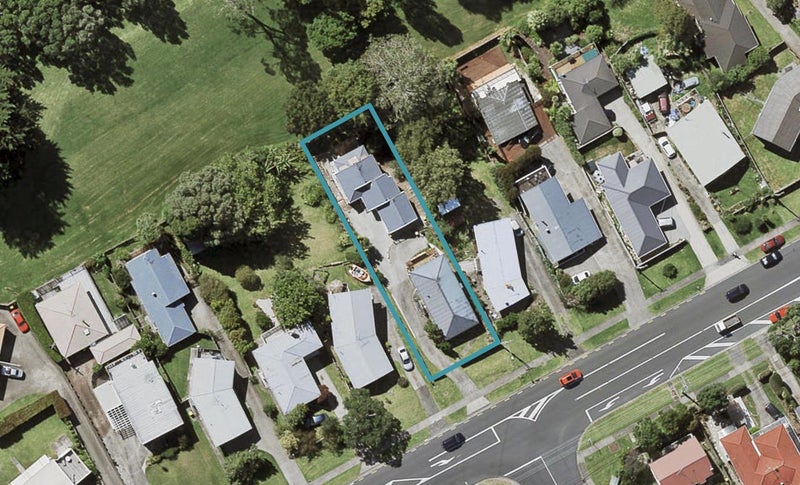 2/284 Sunset Road, Windsor Park, Auckland - Carousel 1