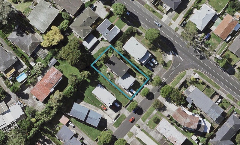 3-Feb/3 Simkin Avenue, St Johns, Auckland - Carousel 1