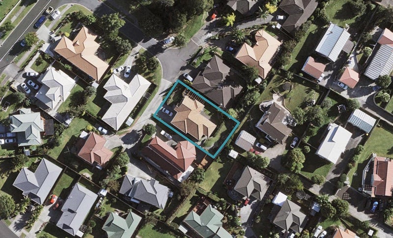 11 Atlantic Place, Goodwood Heights, Auckland - Carousel 1