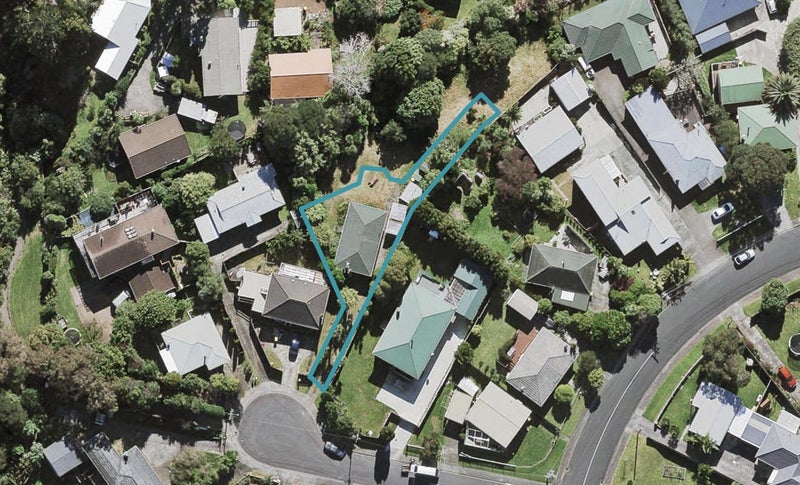 5B Quiet Street, Te Atatu South, Auckland - Carousel 1