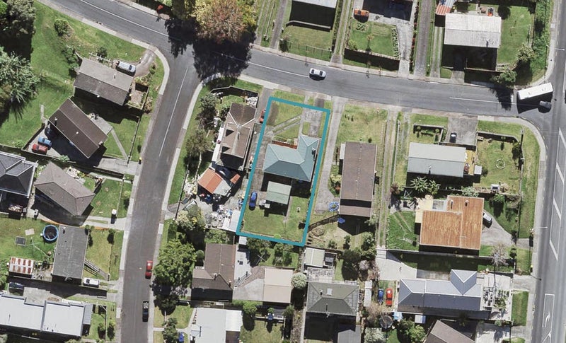 6 Helleur Road, Massey, Auckland - Carousel 1