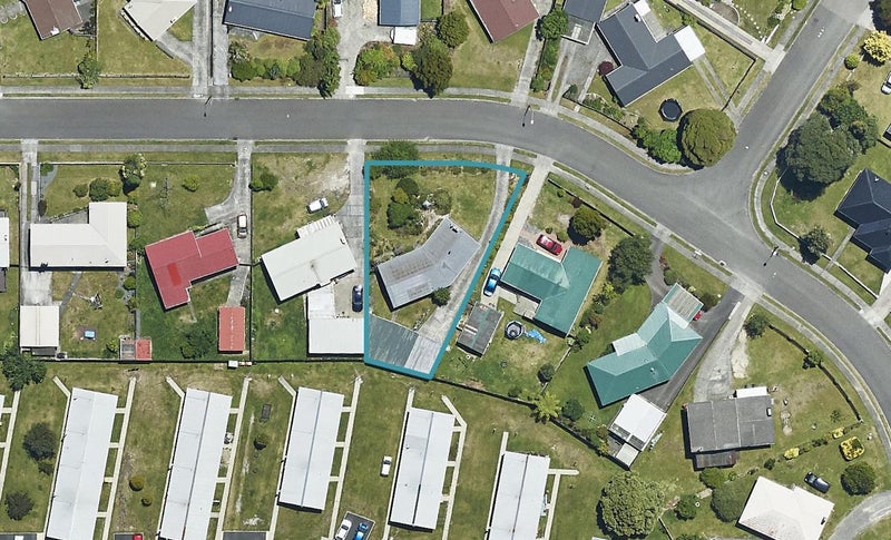 15 Clouston Crescent, Fenton Park, Rotorua - Carousel 1
