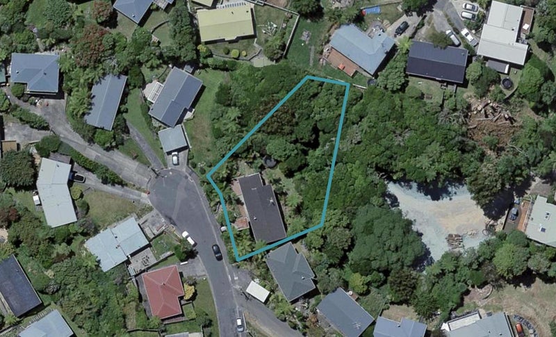 24 Alwyn Place, Newlands, Wellington - Carousel 1