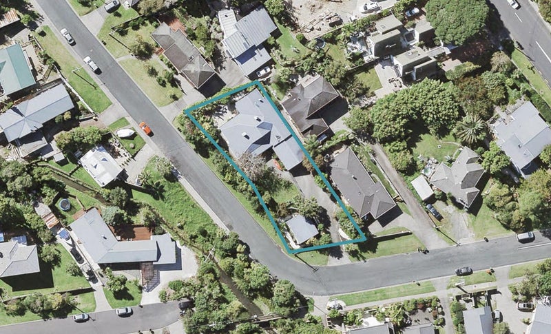 7 Westbourne Road, Murrays Bay, Auckland - Carousel 1