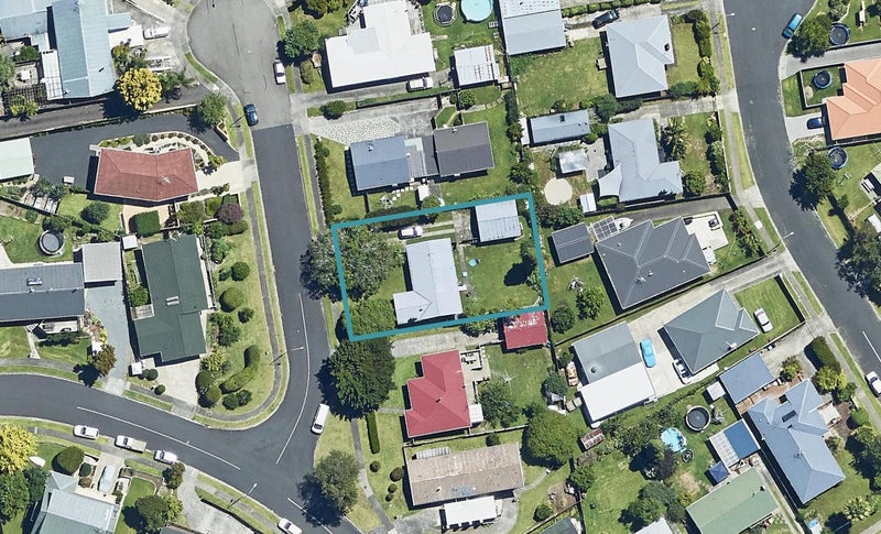 5 Lorna Place, Brookfield, Tauranga - Carousel 1