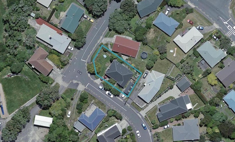 5 Bancroft Terrace, Newlands, Wellington - Carousel 1
