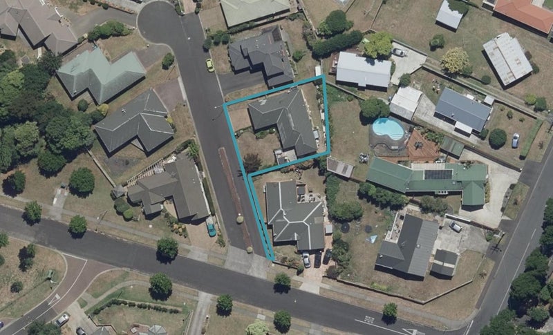 6 John Webb Drive, Glenview, Hamilton - Carousel 1