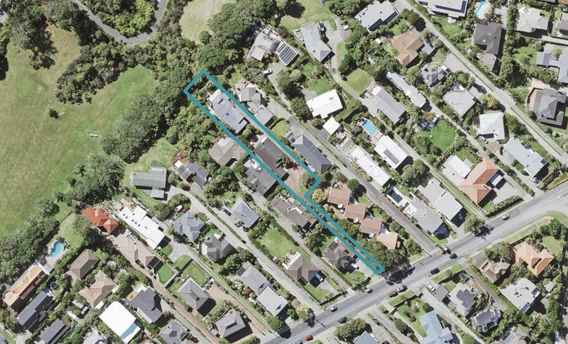 2/138 Aberdeen Road, Campbells Bay, Auckland - Carousel 1