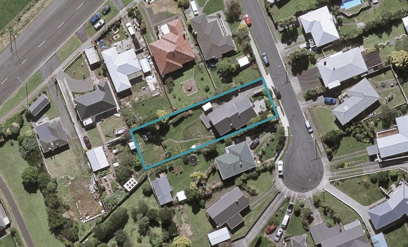 2 Hulke Crescent, Bell Block, New Plymouth - Carousel 1