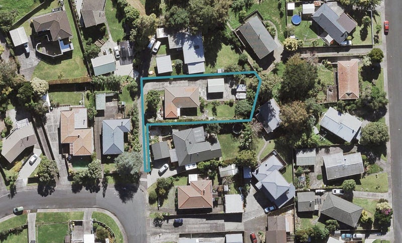 25 Bodi Place, Te Atatu South, Auckland - Carousel 1