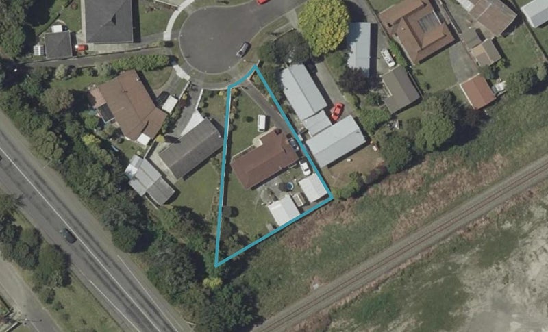 6 Geraldine Crescent, Cloverlea, Palmerston North - Carousel 1